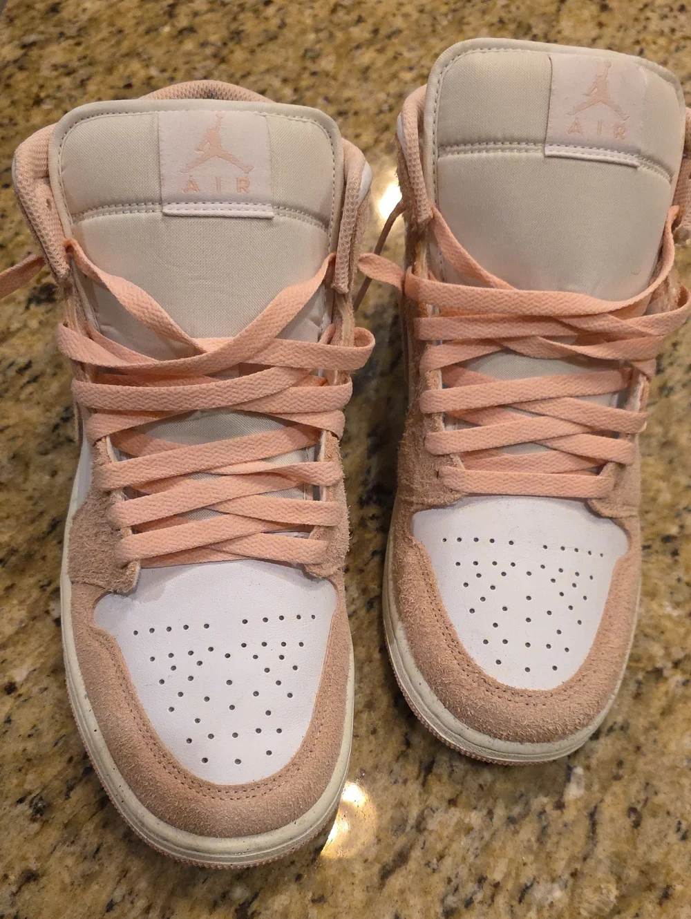 Nike Jordan 1 Mid SE Legend Pink